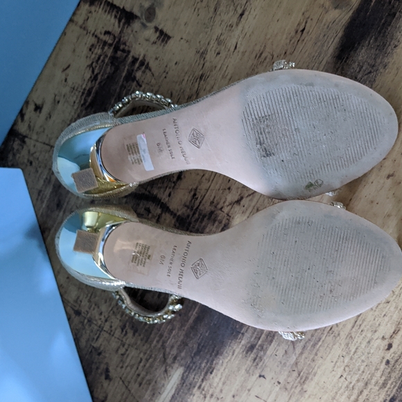 Like NEW Antonio Melani heels!!! - Picture 6 of 9